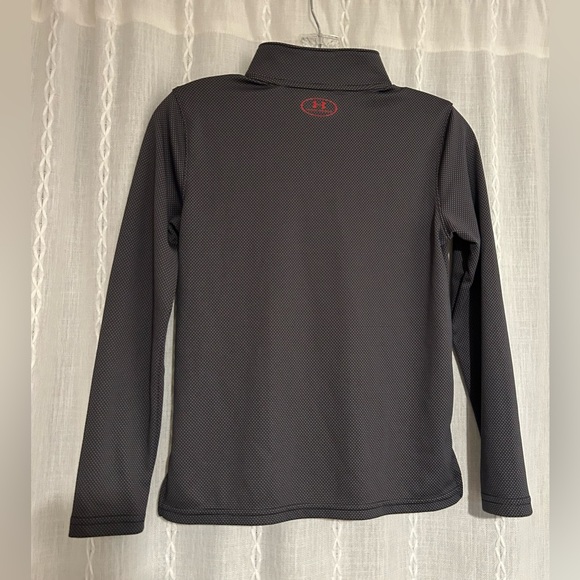 Boys Under Armour pull over shirt. Youth size medium. - Picture 4 of 7